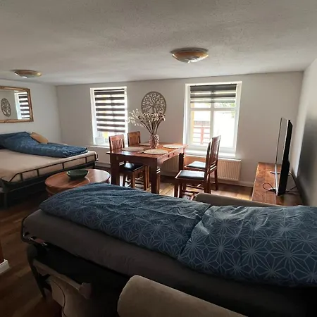 Sabina Monteurwohnung I 75 Zoll Tv I Kueche I Bad I Backofen I Trebbin