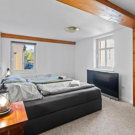 Sabina Monteurwohnung I 75 Zoll Tv I Kueche I Bad I Backofen I