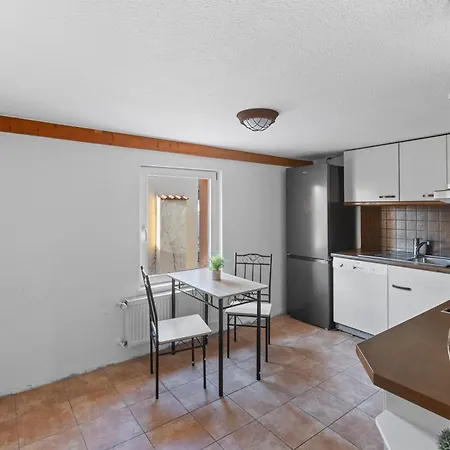 Sabina Monteurwohnung I 75 Zoll Tv I Kueche I Bad I Backofen I * Trebbin