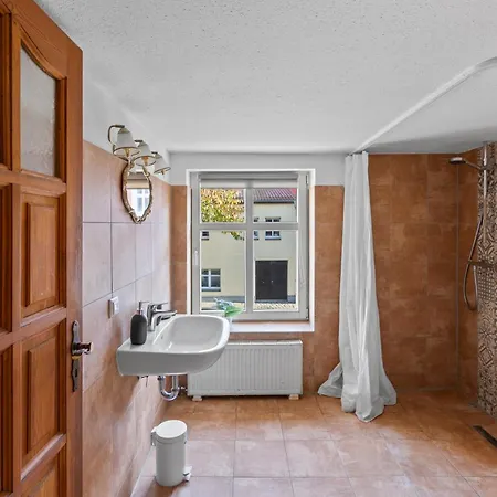 Sabina Monteurwohnung I 75 Zoll Tv I Kueche I Bad I Backofen I Daire