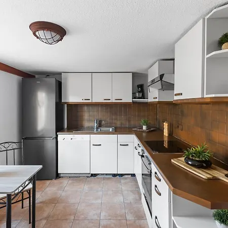 Daire Sabina Monteurwohnung I 75 Zoll Tv I Kueche I Bad I Backofen I Trebbin