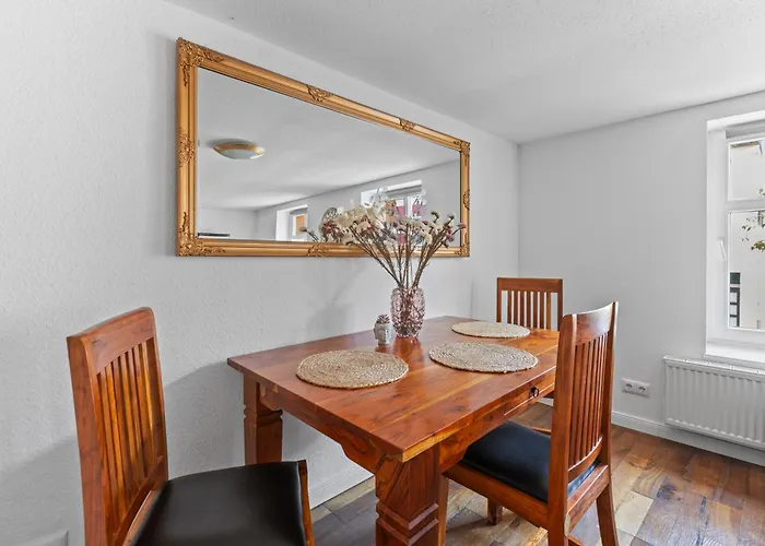 Sabina Monteurwohnung I 75 Zoll Tv I Küche I Bad I Backofen I Trebbin